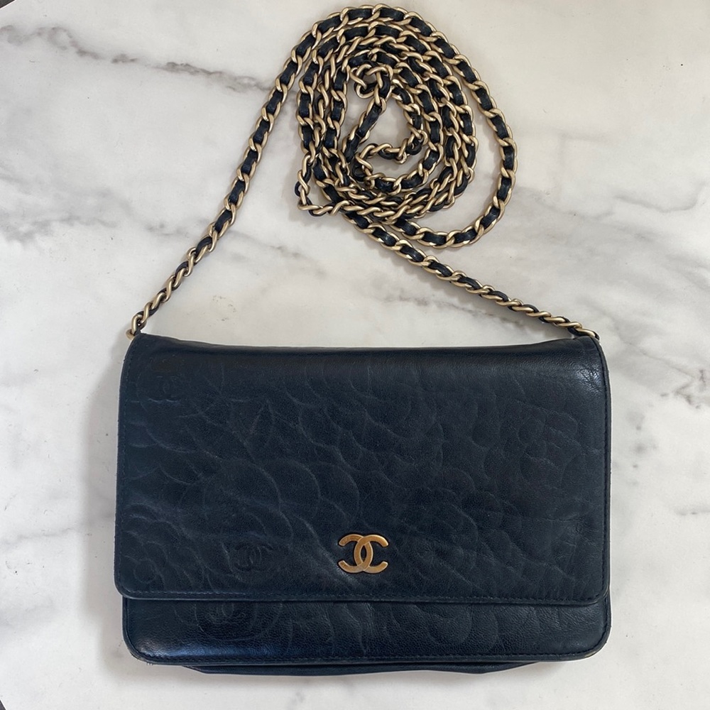 CHANEL Matelassé Wallet On Chain